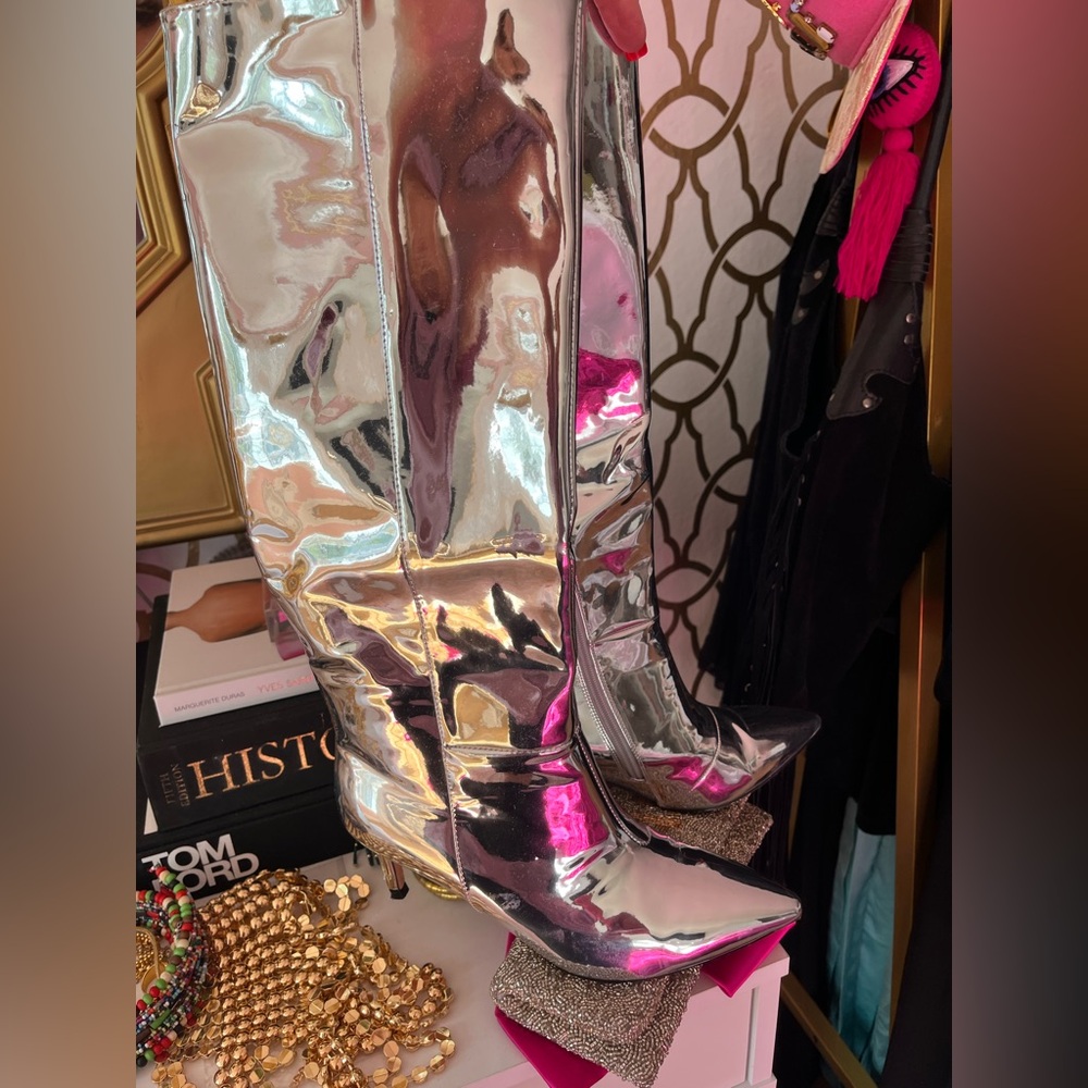 Fabulous fabulous silver metallic mirror over knee kitten heel  walkable boots - Picture 4 of 9